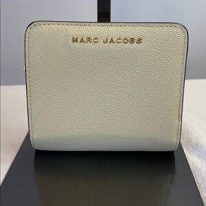 Marc Jacobs bifold Wallet in Marshmallow leather